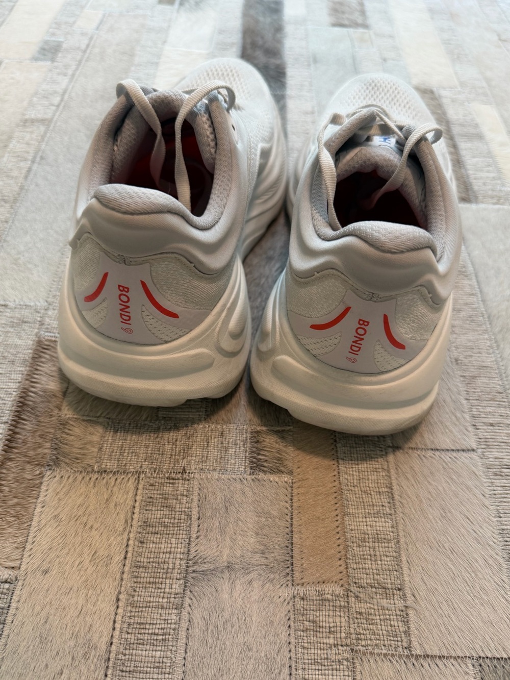Hoka Bondi 9 Sneakers 💨 - Picture 3 of 6
